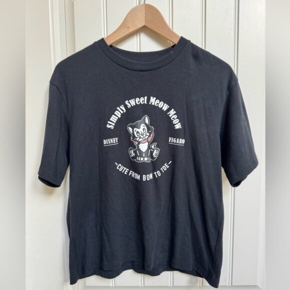 Tops - Uniqlo x Disney Figaro Relaxed Fit Graphic Cropped T Shirt. Size S